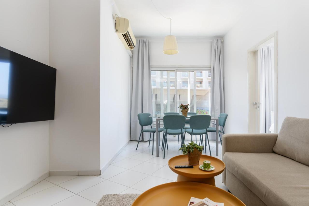 Sea View 2 Bedroom Apartment With Bomb Shelter Tel Aviv Exterior photo