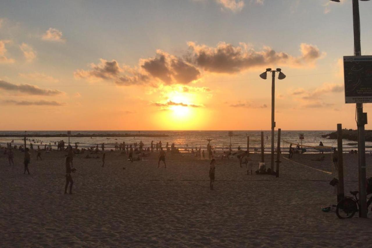 Sea View 2 Bedroom Apartment With Bomb Shelter Tel Aviv Exterior photo